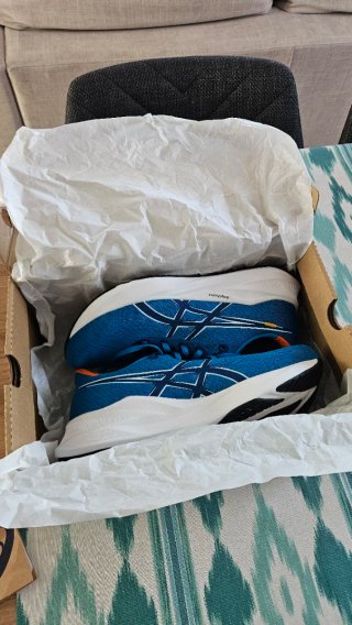 Asics Versablast 4  -  Talla 44