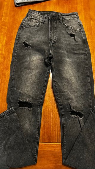 Pantalón gris roto Shein Talla S