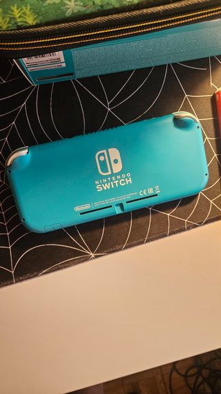 NINTENDO SWITCH LITE + ANIMAL CROSSING (FISICO)