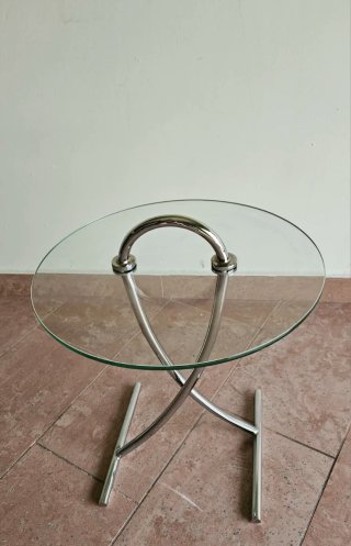 Mesa auxiliar redonda cristal y metal