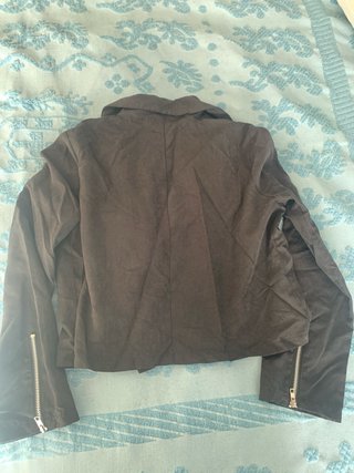 Casaquinho preto curto fecho Temu S/M