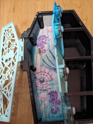 Monster High Muñeca Lagoona Invierno