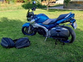 Suzuki GSR600 Azul y Plata tel-696217594