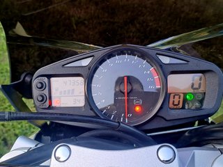 Suzuki GSR600 Azul y Plata tel-696217594