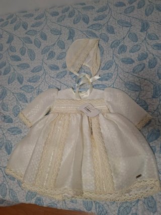 Vestido de Bautizo Blanco con Gorrito