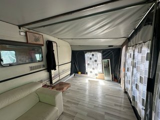 Caravana fija en camping