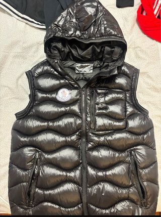 Chaleco Moncler Negro con Capucha