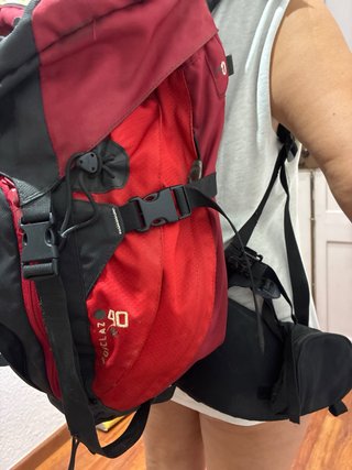 Mochila 40L Roja y Negra