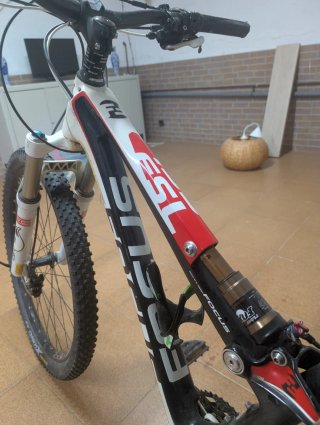 Bicicleta Focus Carbono XT
