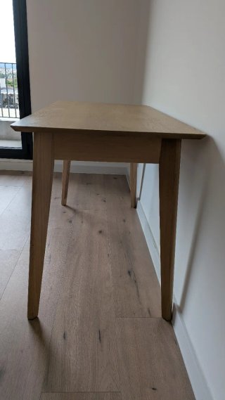 Mesa de escritorio de madera