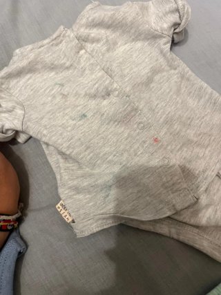 Lote Ropa Bebé- muñeco: Bodis y Pantalones