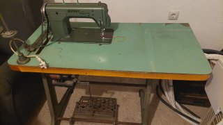 Máquina de coser REFREY PREFERIDA con mesa