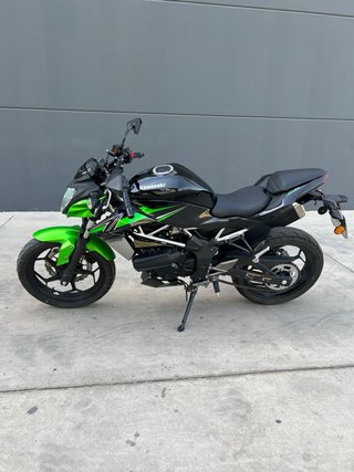 Kawasaki Z125 2024 · Excelente estado · Abs