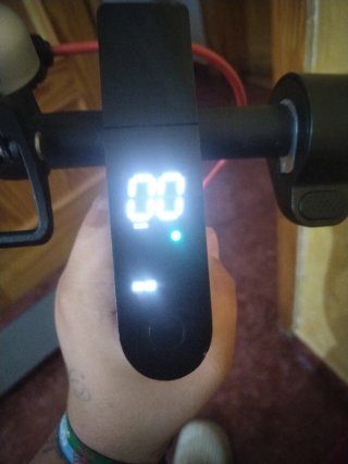 Patinete eléctrico gris