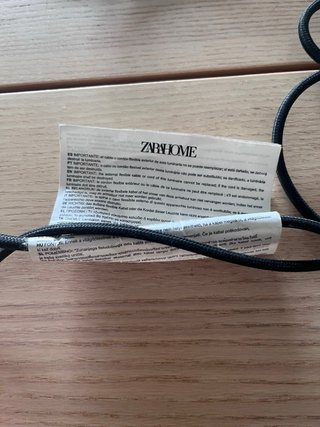 Lámpara de mesa Zara Home Negra