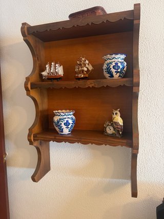 Estantería decorativa de madera