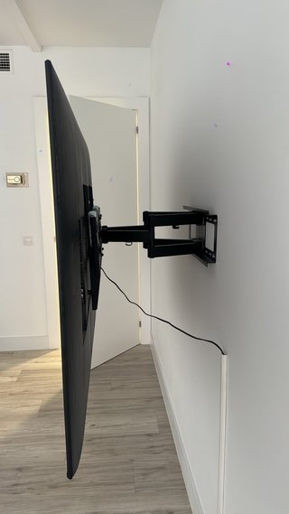 Samsung Neo QLED 65 TV + Soporte Pared