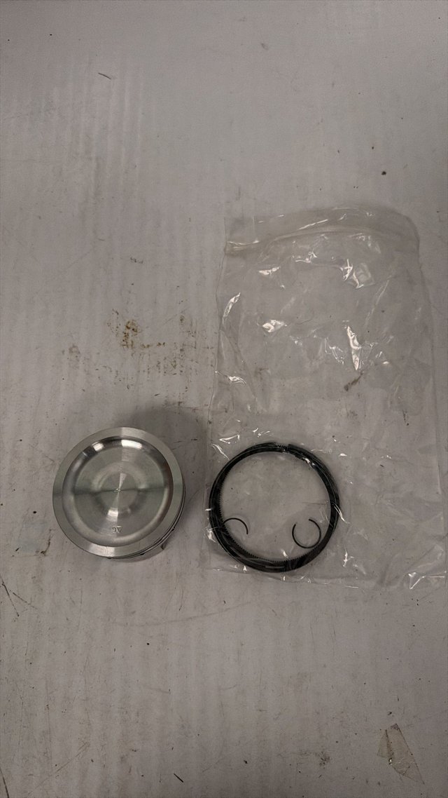 Pistón completo Cat.A para Aprilia, Derbi, Moto Guzzi, Vespa, Gilera, Piaggio, Atlántico 125. REF. 8435190001