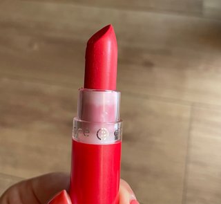 Barra de labios essence roja