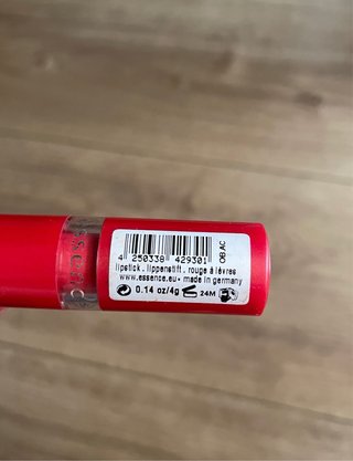 Barra de labios essence roja