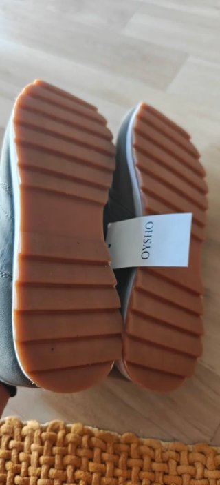 Zapatillas Oysho grises y blancas Talla 37