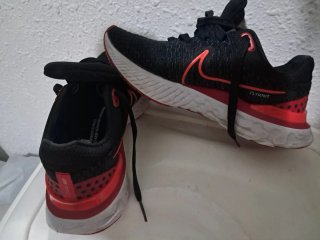 Deportivos Nike Negro/Rojo