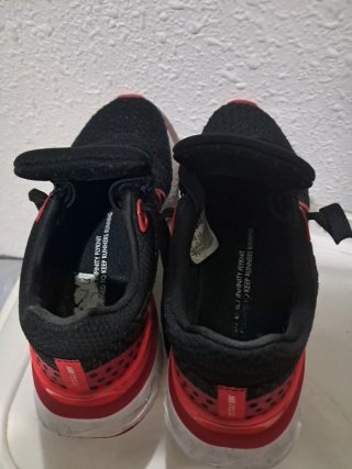 Deportivos Nike Negro/Rojo