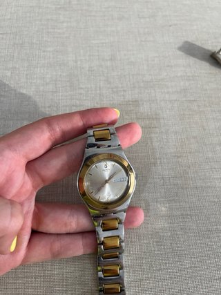 Orologio Swatch bicolore oro e argento