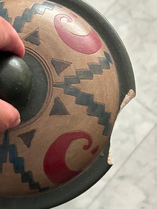 Jarrón decorativo de terracota Tiene la tapa rota