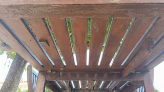 Mesa de jardín extensible de madera con 4 sillas
