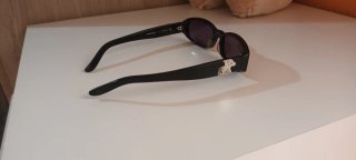 Gafas de sol negras con diseño