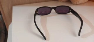 Gafas de sol negras con diseño