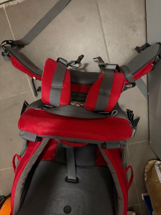 Mochila portabebés VAUDE roja
