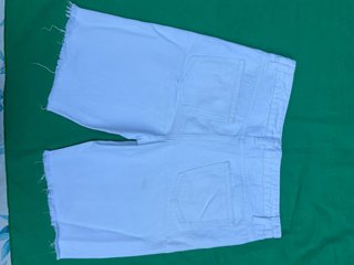 Bermuda vaquera SHEIN rota blanca Talla 11-12 años