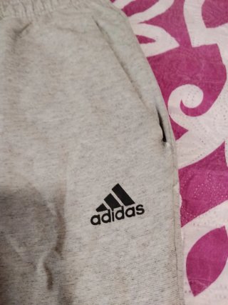 Pantalón chándal Adidas gris jaspeado