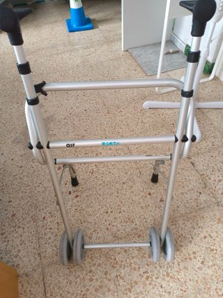 Andador para adultos plegable