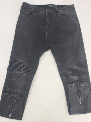 Pantalón vaquero Pull&Bear negro talla 42