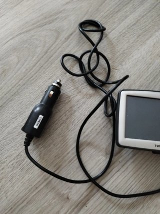 GPS TomTom XL 4,3 con cargador