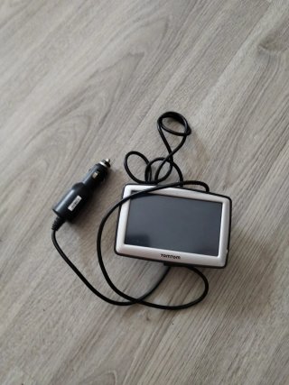 GPS TomTom XL 4,3 con cargador