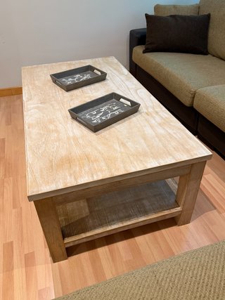 Salón Becara: mesa, 6 sillas, aparador, esa baja