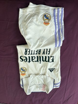 Equipación OFICIAL R Madrid 23 Talla 12A BENZEMA 9