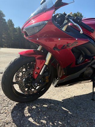 Yamaha R6 2005 de serie con escape mivv homologado