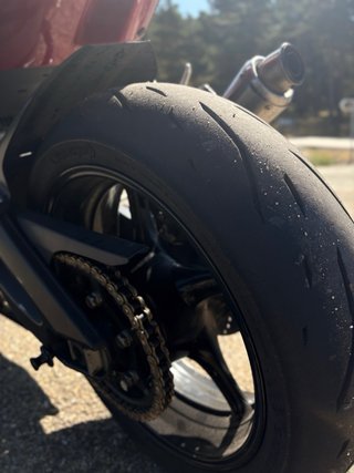 Yamaha R6 2005 de serie con escape mivv homologado