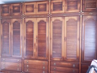 Armario modular de madera grande