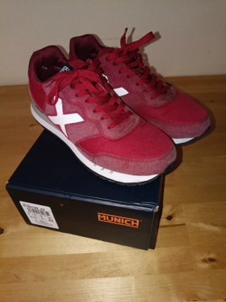 Zapatillas Munich Talla 42 Rojas
