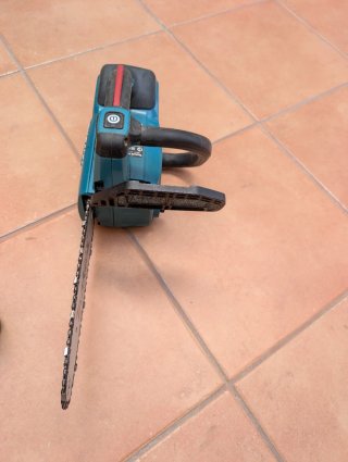 Motosierra Makita DUC254Z