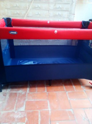 Cuna de viaje Jane plegable con ruedas