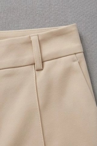 Pantalón de vestir tiro alto beige