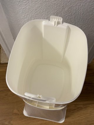 Contenedor de pañales con pedestal