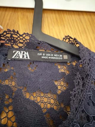 Blusa Zara encaje azul marino